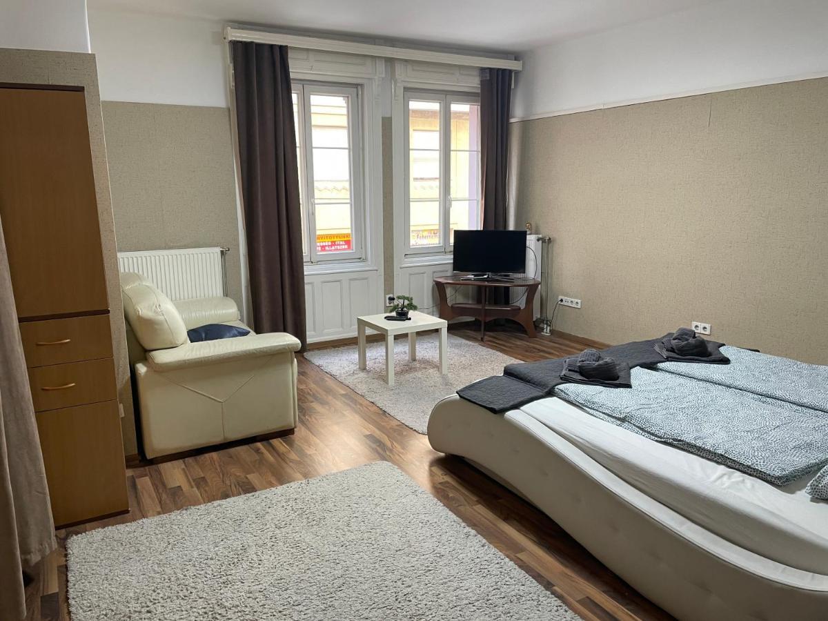 Lovely Apartment On Raday Corso Budapest Bagian luar foto